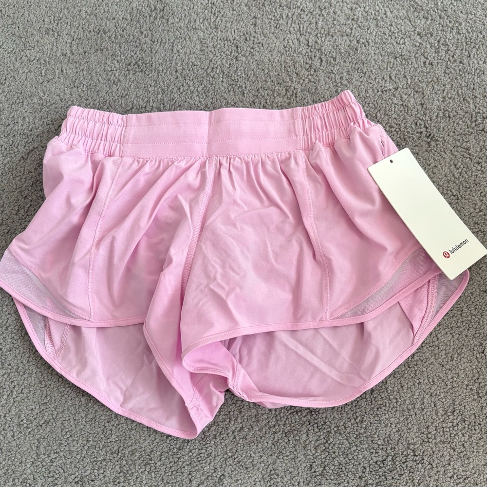 Lululemon Hotty Hot shorts size 6 (2.5)